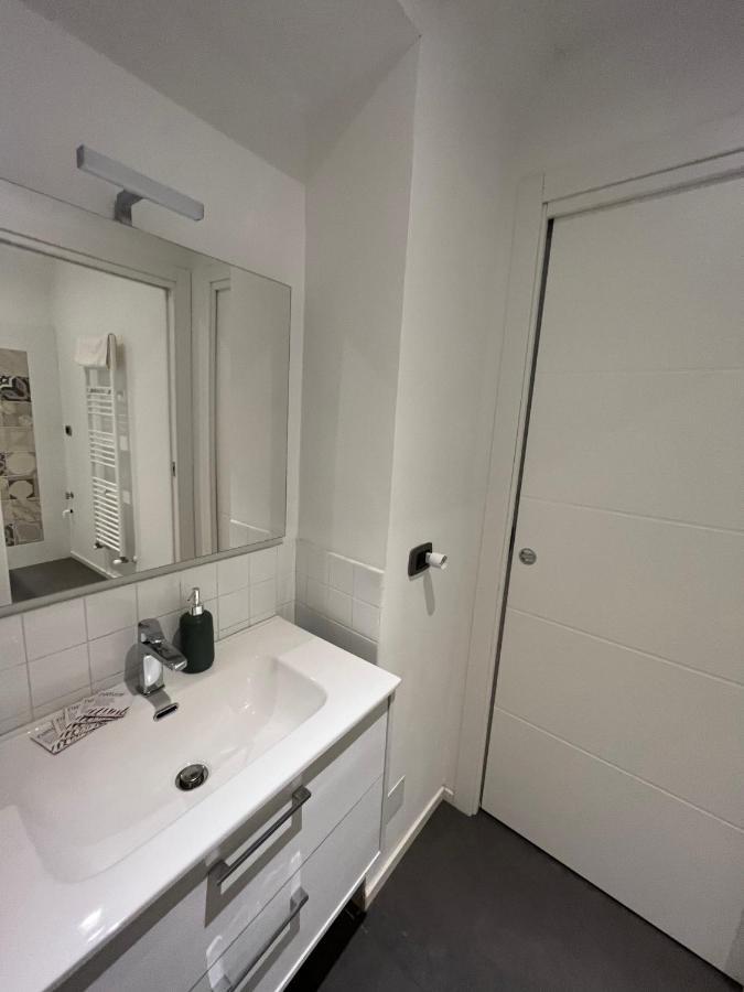 Suite The Brick - Host By Traveller'S Nest ตูริน ภายนอก รูปภาพ