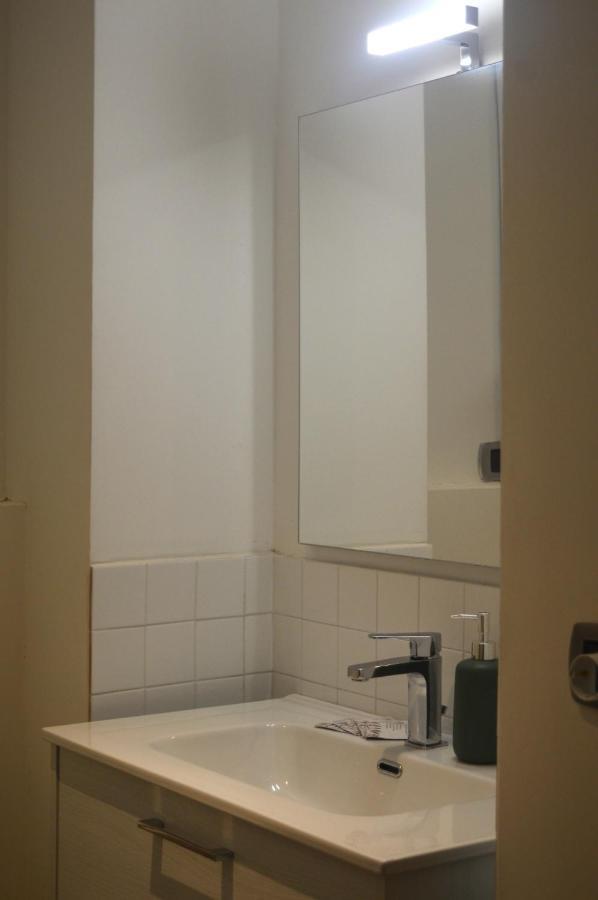 Suite The Brick - Host By Traveller'S Nest ตูริน ภายนอก รูปภาพ
